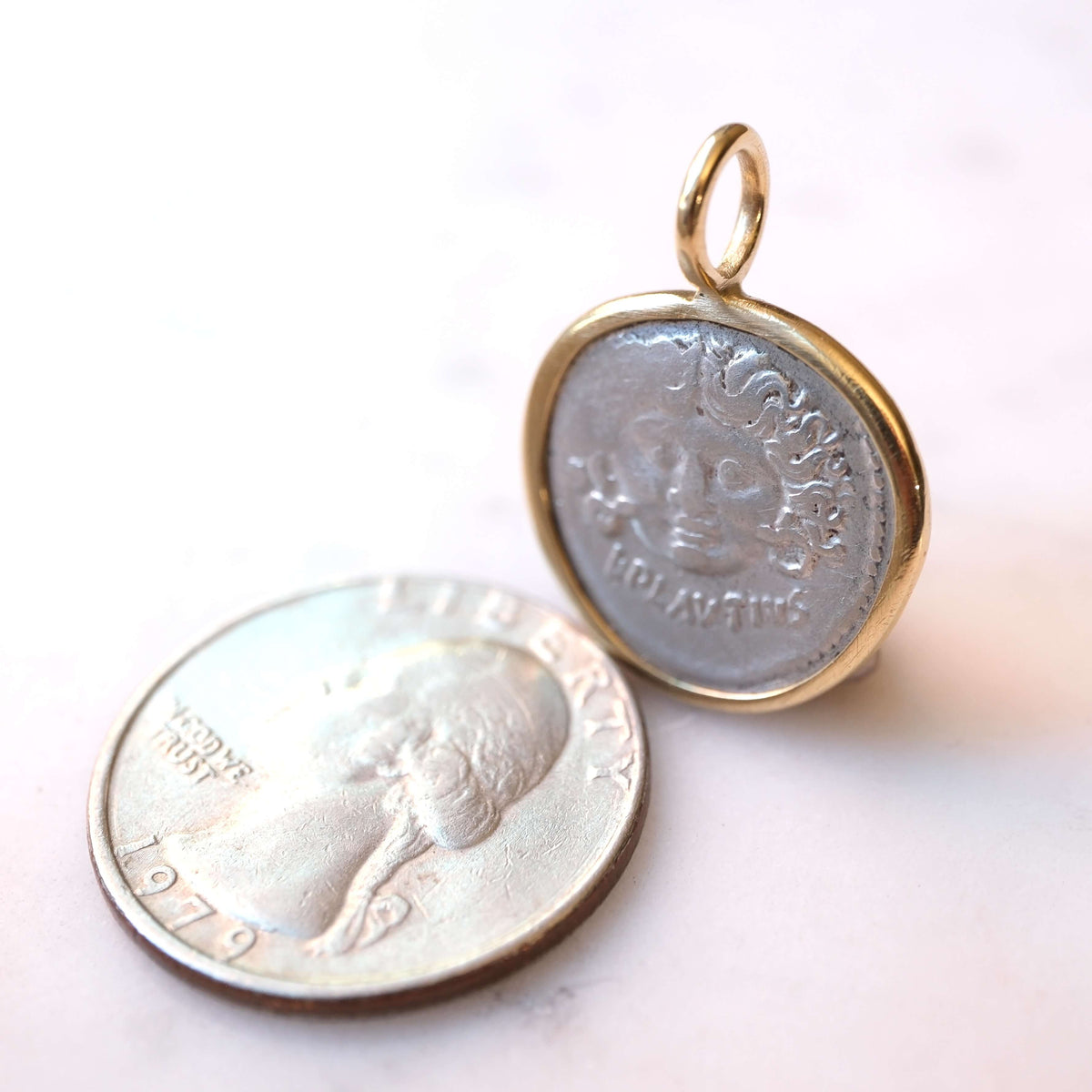 Medusa and Aurora Hand Set in 18k Gold