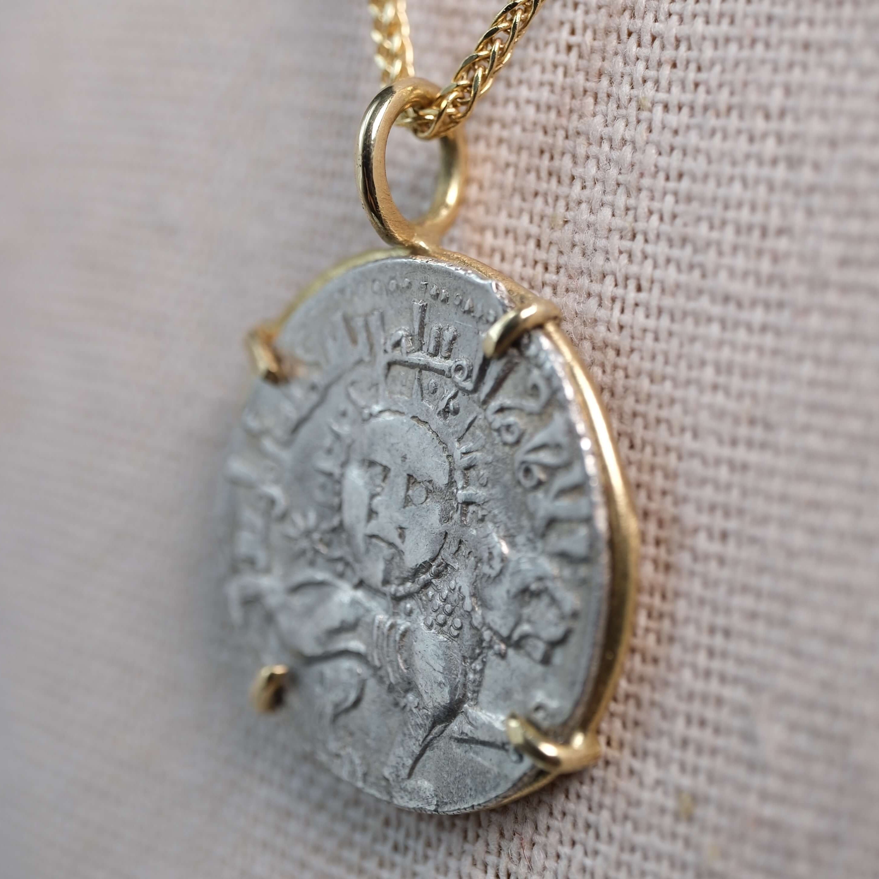 Seljuk Lion & Sun Dirhem Pendant in 18k Gold