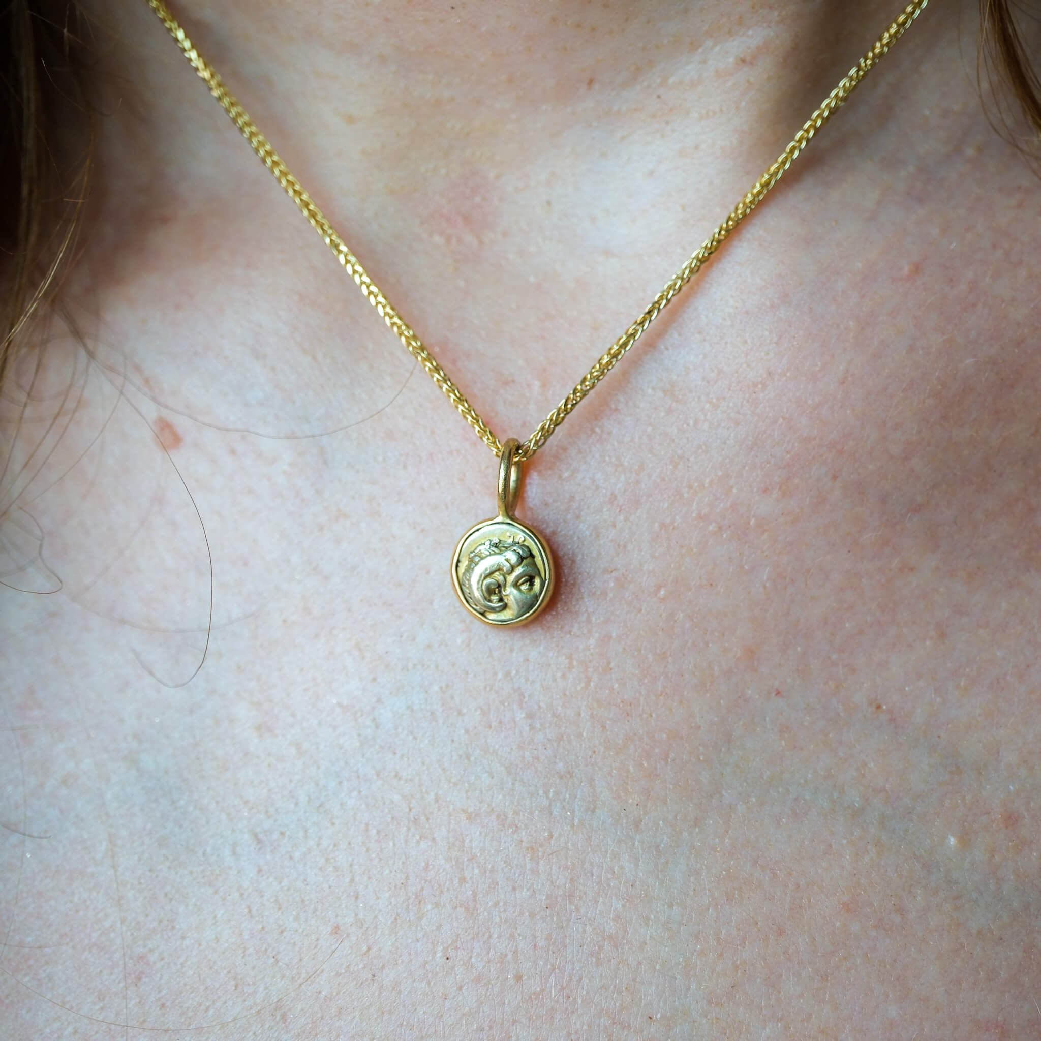 Divine Kingship – Electrum in 18k Gold