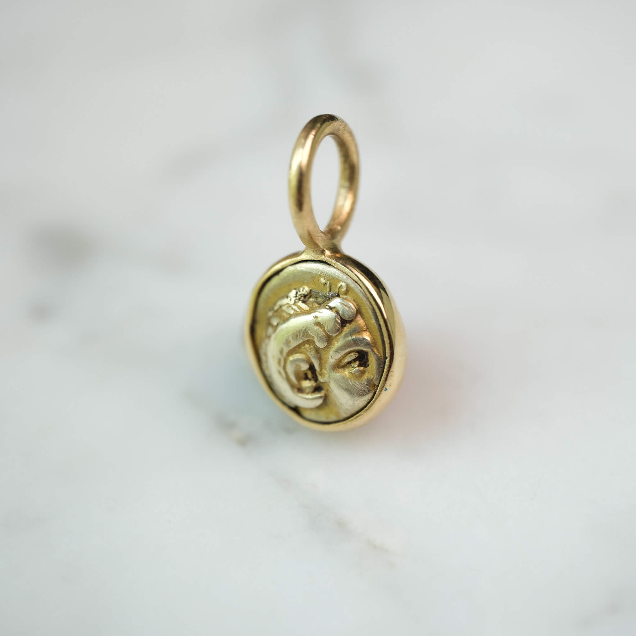 Divine Kingship – Electrum in 18k Gold