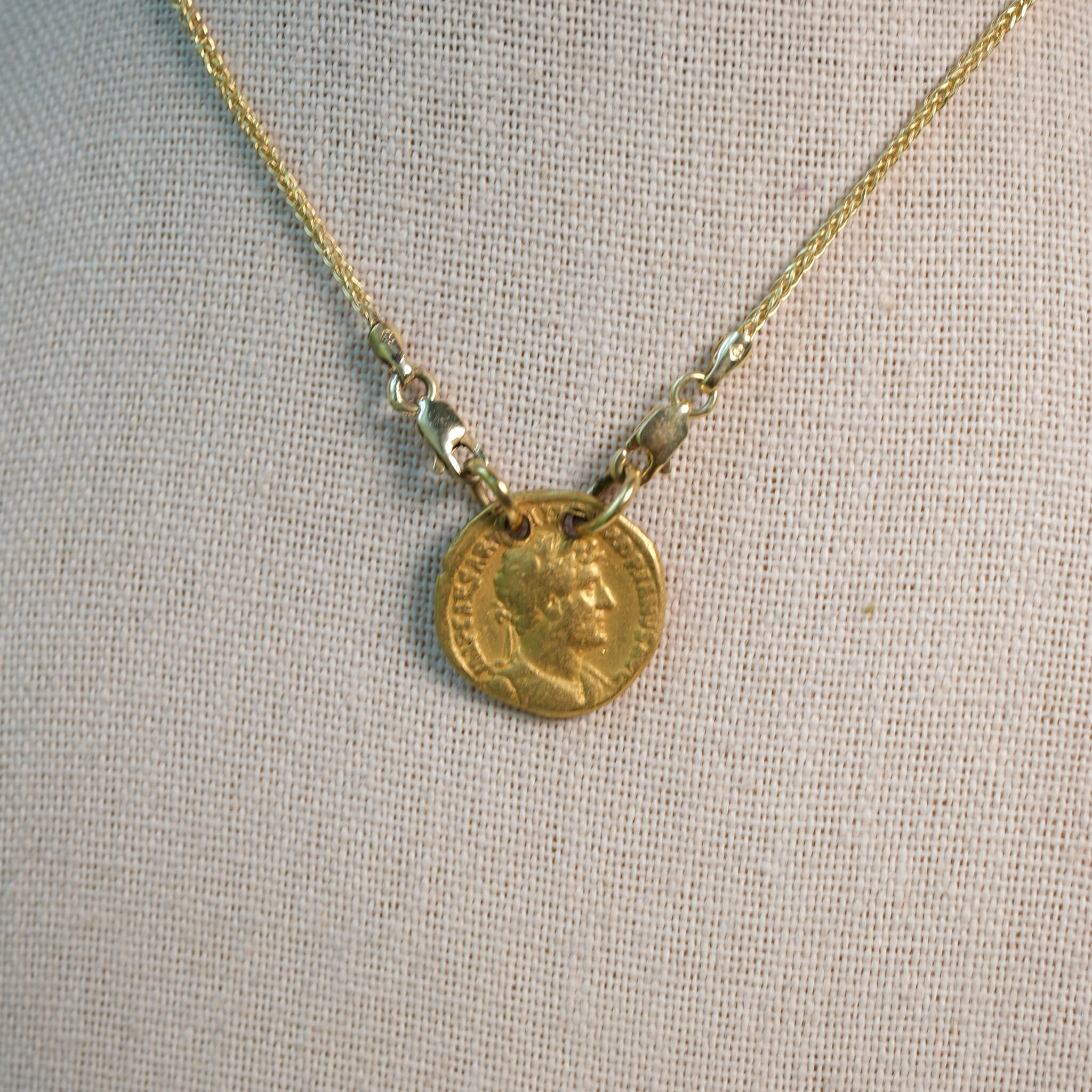 Hadrian & Hercules – Gold Aureus