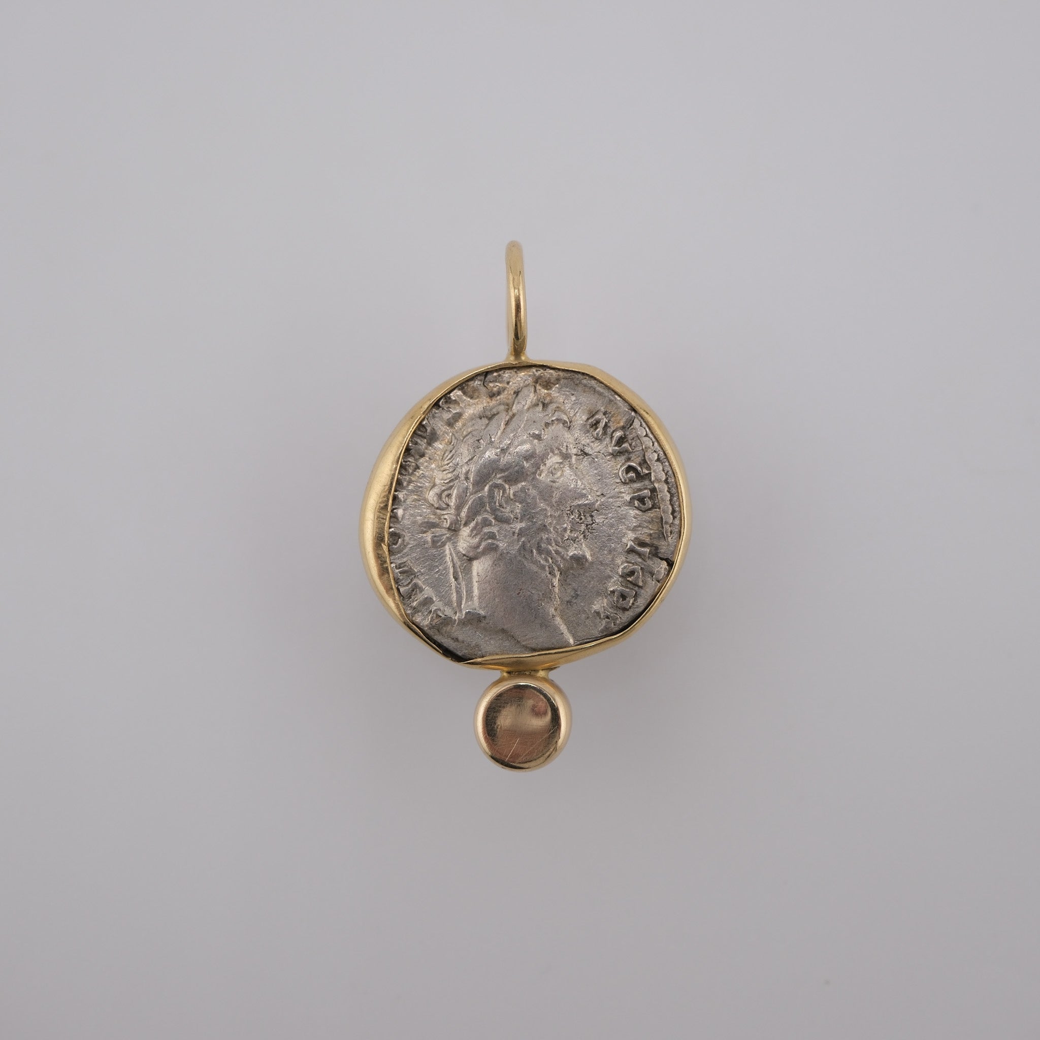 Fortuna and Sapphire in Gold with Sapphire