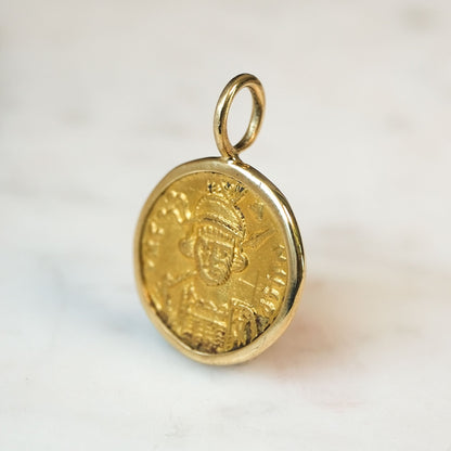 Solidus of Constantinus IV Pogonatus, c. 668 to 685 AD