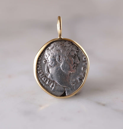 Hadrian, Moon & Star in Gold