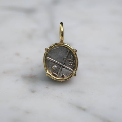 Lion and Pattern in 18k Gold
