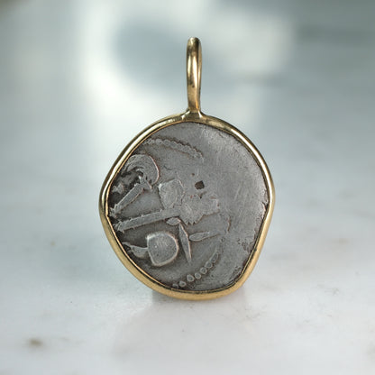 Julius Caesar — The Elephant and the Serpent