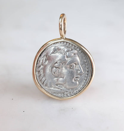Alexander III Drachm with Herakles and Zeus in 18k Gold