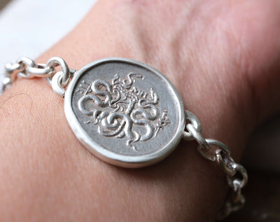 The Cista Mystica Bracelet
