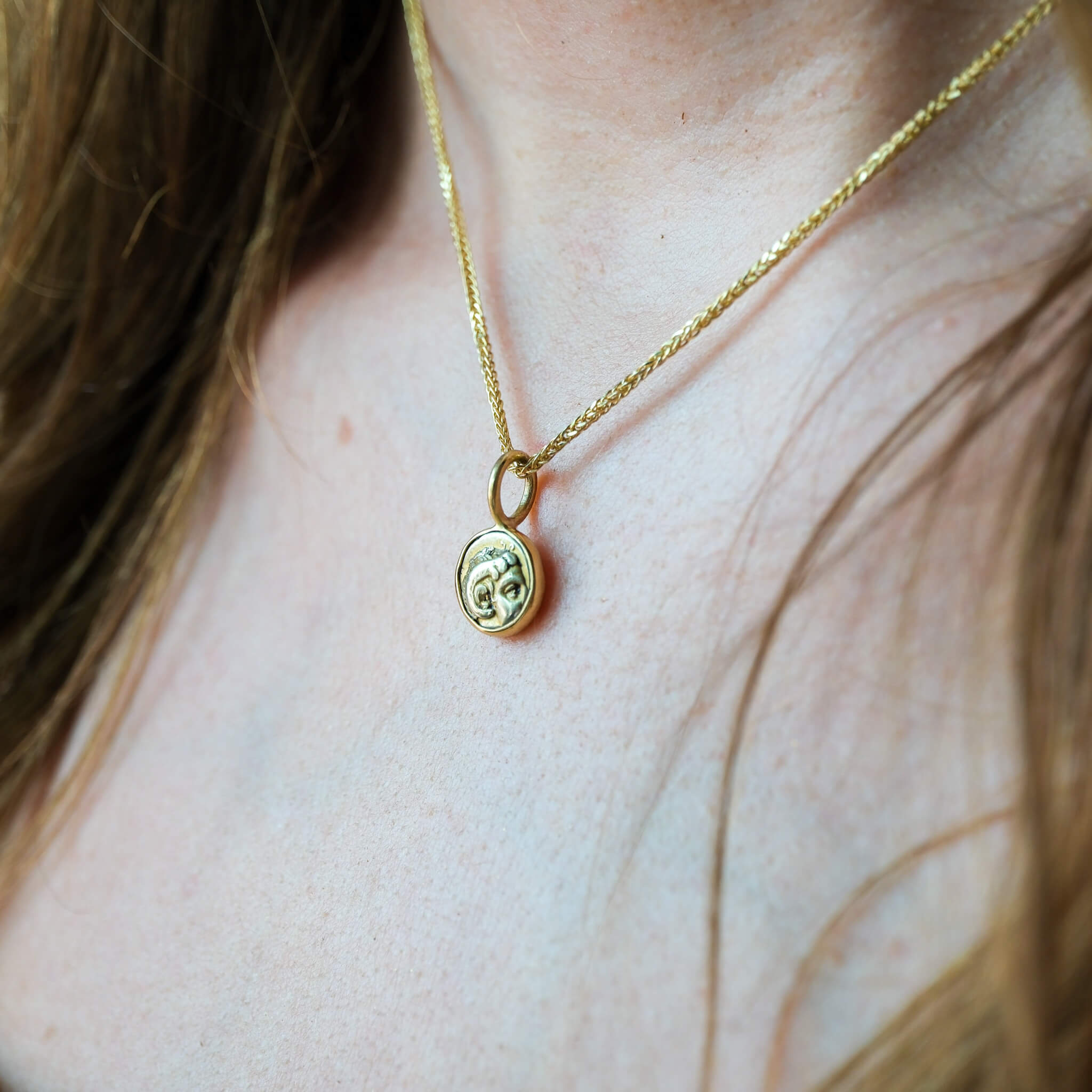 Divine Kingship – Electrum in 18k Gold