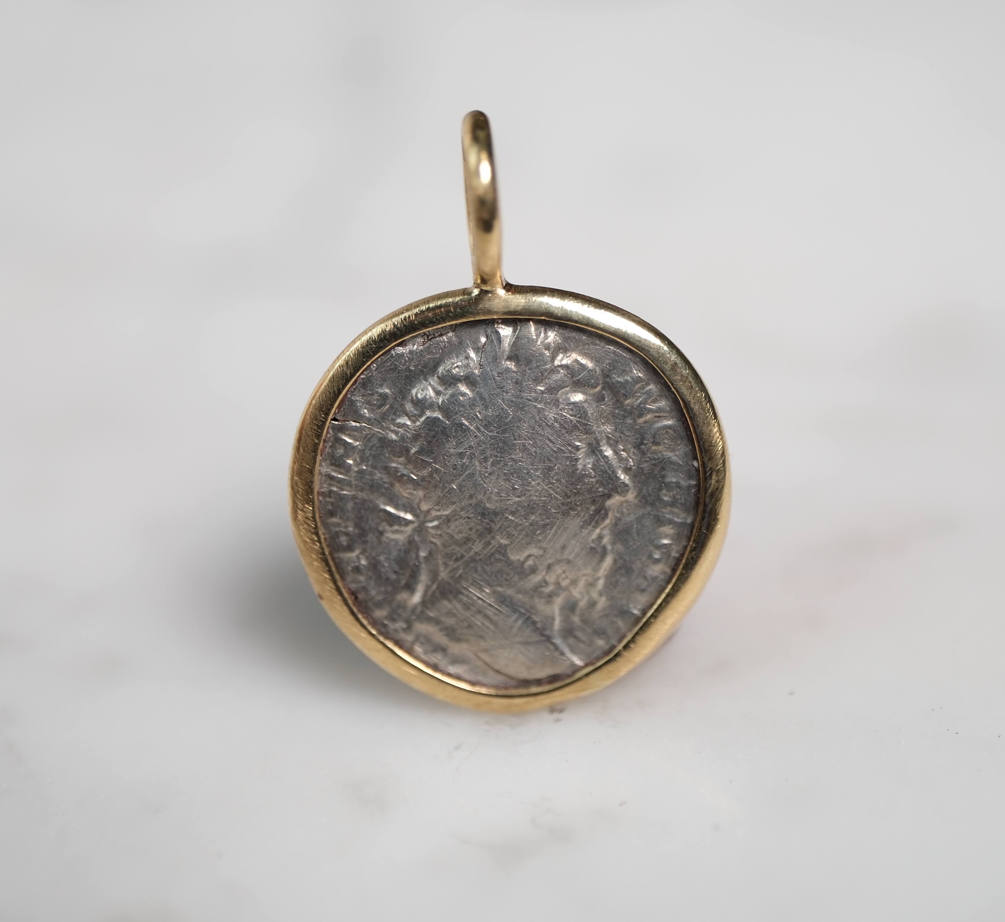 Marcus Aurelius in 18k Gold