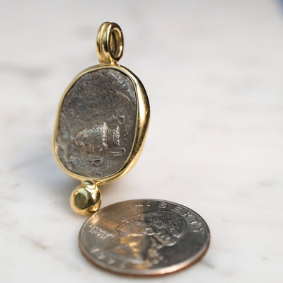 Boeotian Shield & Amphora in Gold