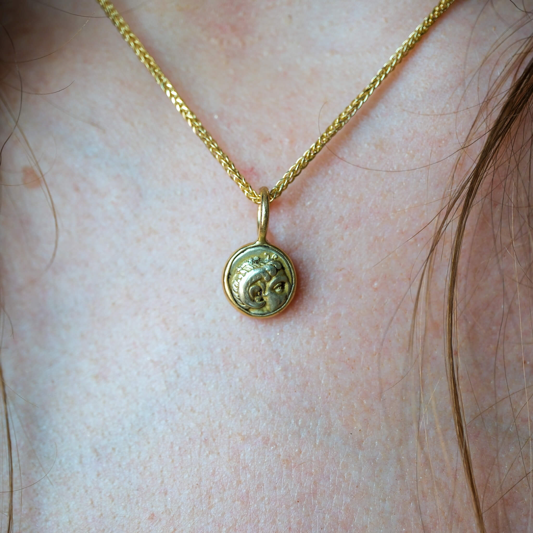 Divine Kingship – Electrum in 18k Gold